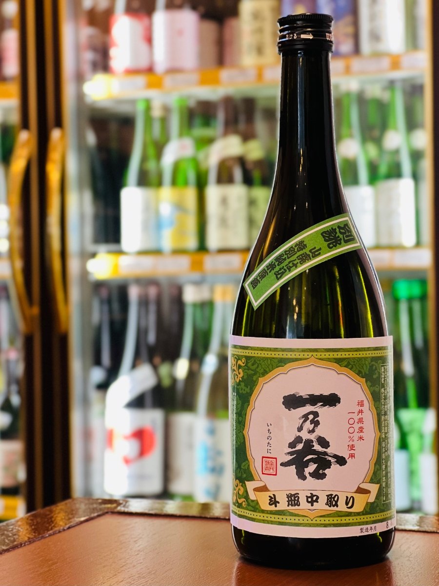 一乃谷 山廃仕込 特別純米 斗瓶中取り 生原酒 別誂 720ml。福井県宇野酒造場の季節限定酒で、華やかな香りと軽やかでなめらかな口当たりが特徴の日本酒。家飲みにもおすすめ。